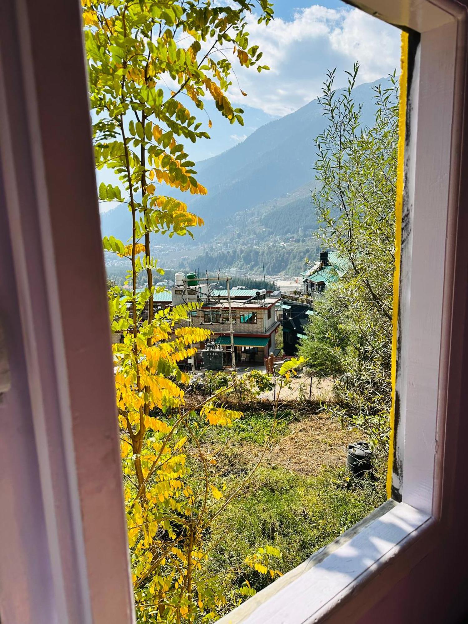 Old Wandercrew Hostel Manāli Buitenkant foto