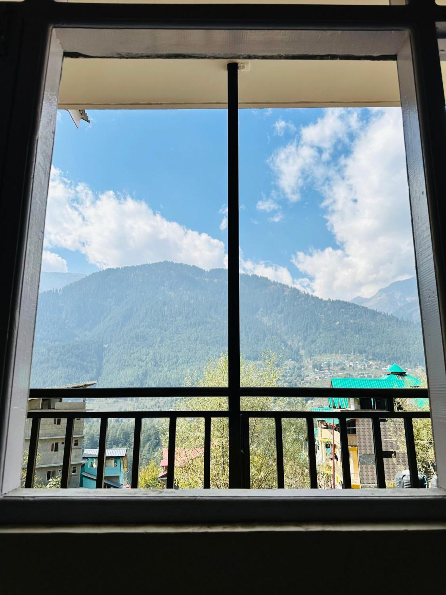 Old Wandercrew Hostel Manāli Buitenkant foto